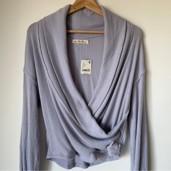 NEW Free People We The Free Hold Me
Close Pullover - Picture 14 of 16